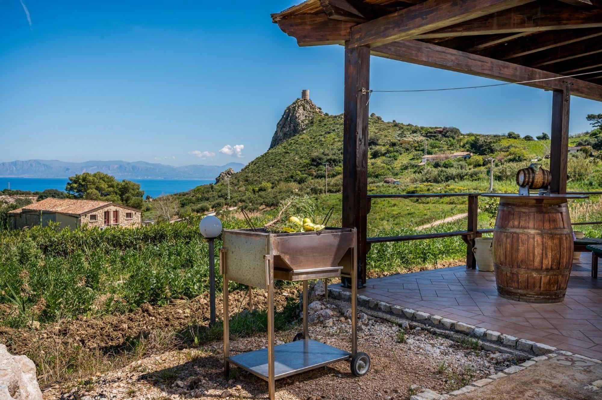 Apt Villa Anna E Apt Cantina Vito Vicinissimi Alla Riserva Dello Zingaro Scopello  Exterior foto