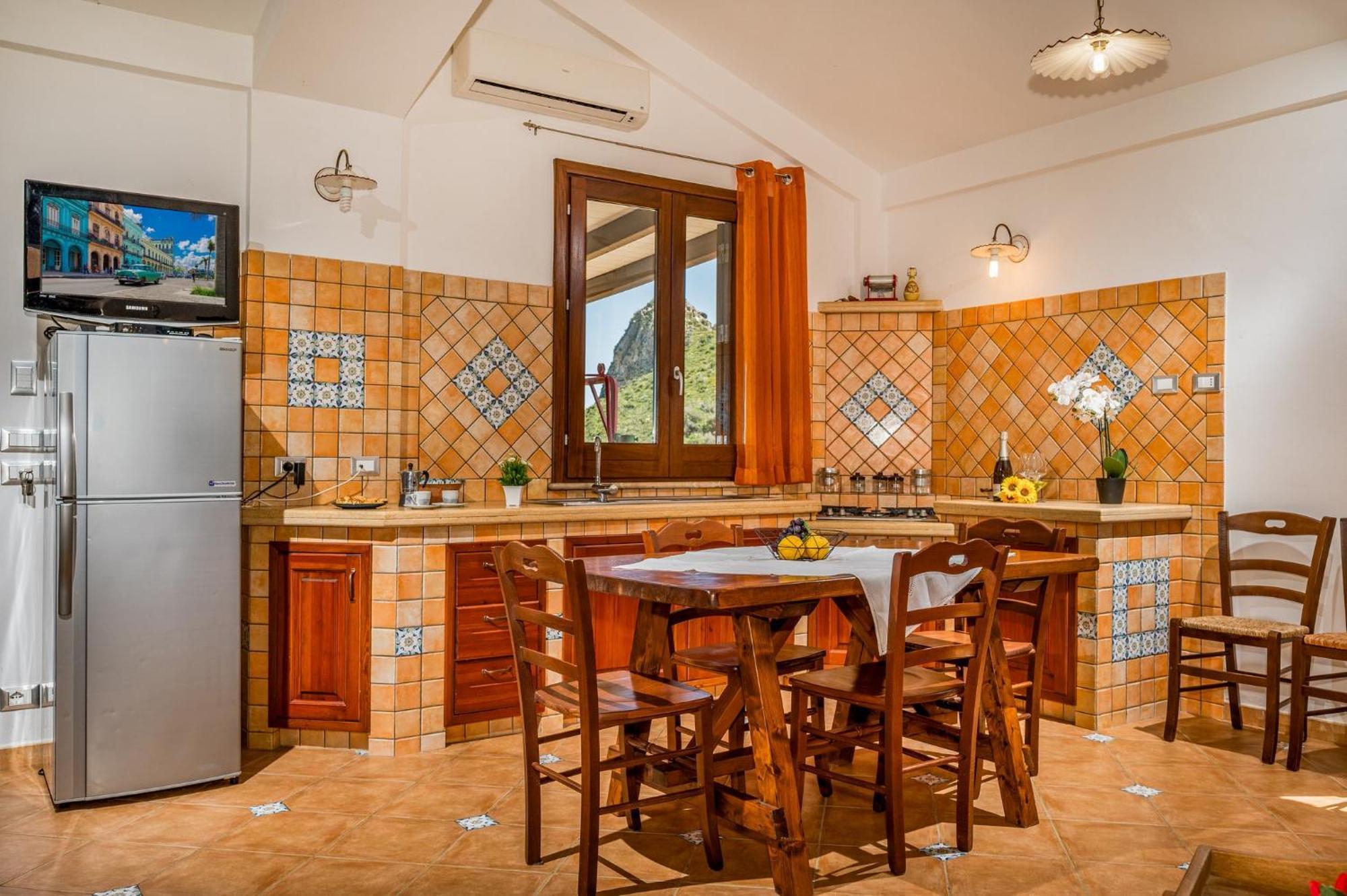Apt Villa Anna E Apt Cantina Vito Vicinissimi Alla Riserva Dello Zingaro Scopello  Exterior foto