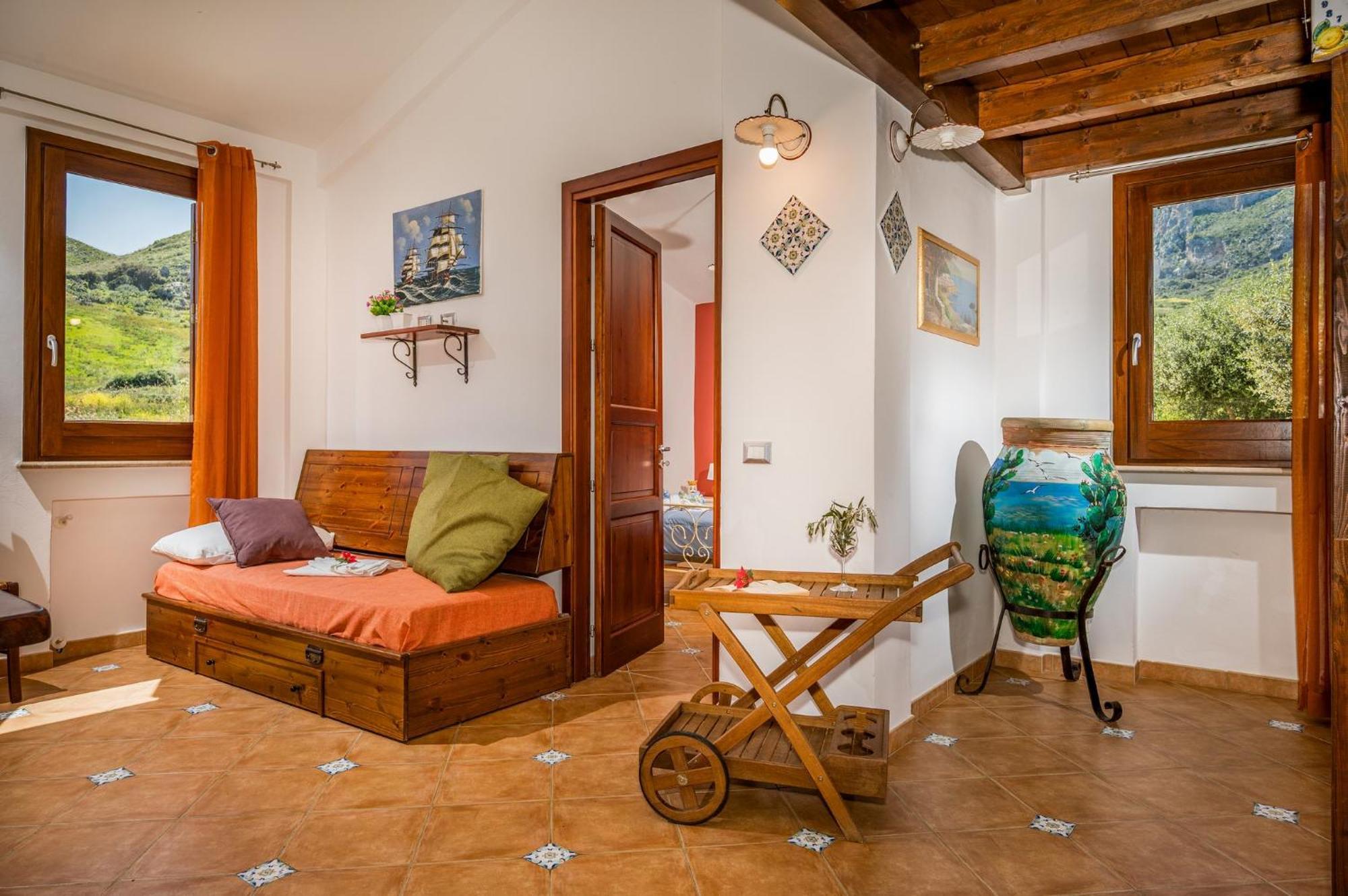Apt Villa Anna E Apt Cantina Vito Vicinissimi Alla Riserva Dello Zingaro Scopello  Exterior foto