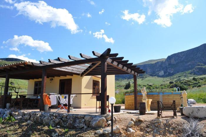 Apt Villa Anna E Apt Cantina Vito Vicinissimi Alla Riserva Dello Zingaro Scopello  Exterior foto